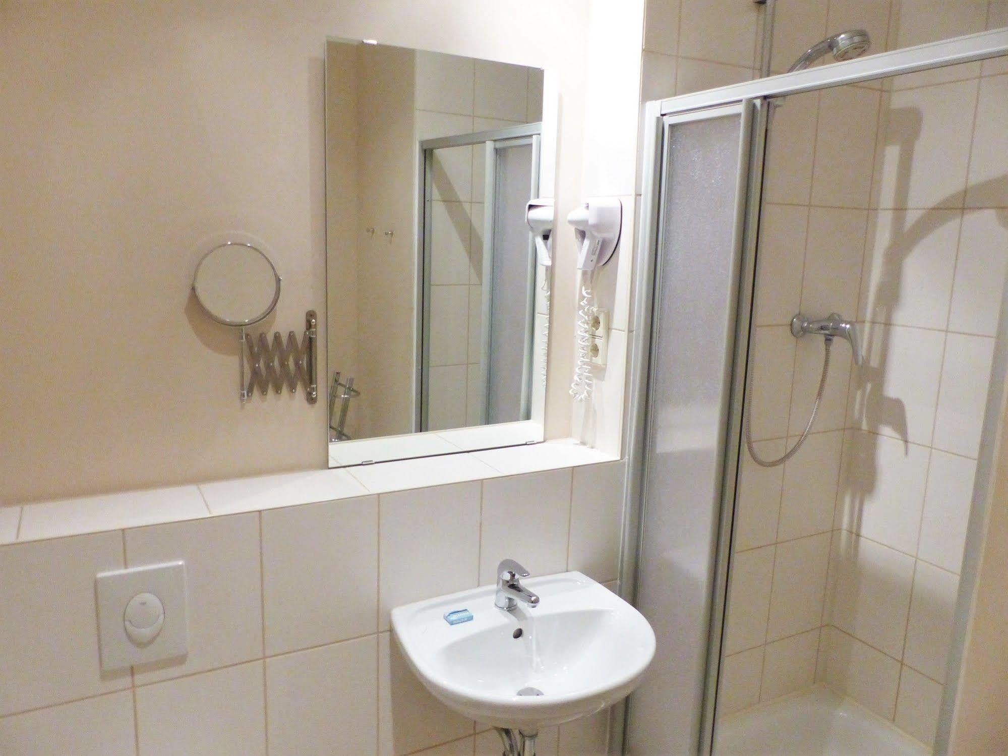Hotel Elegia Am Kurfuerstendamm Берлин Екстериор снимка