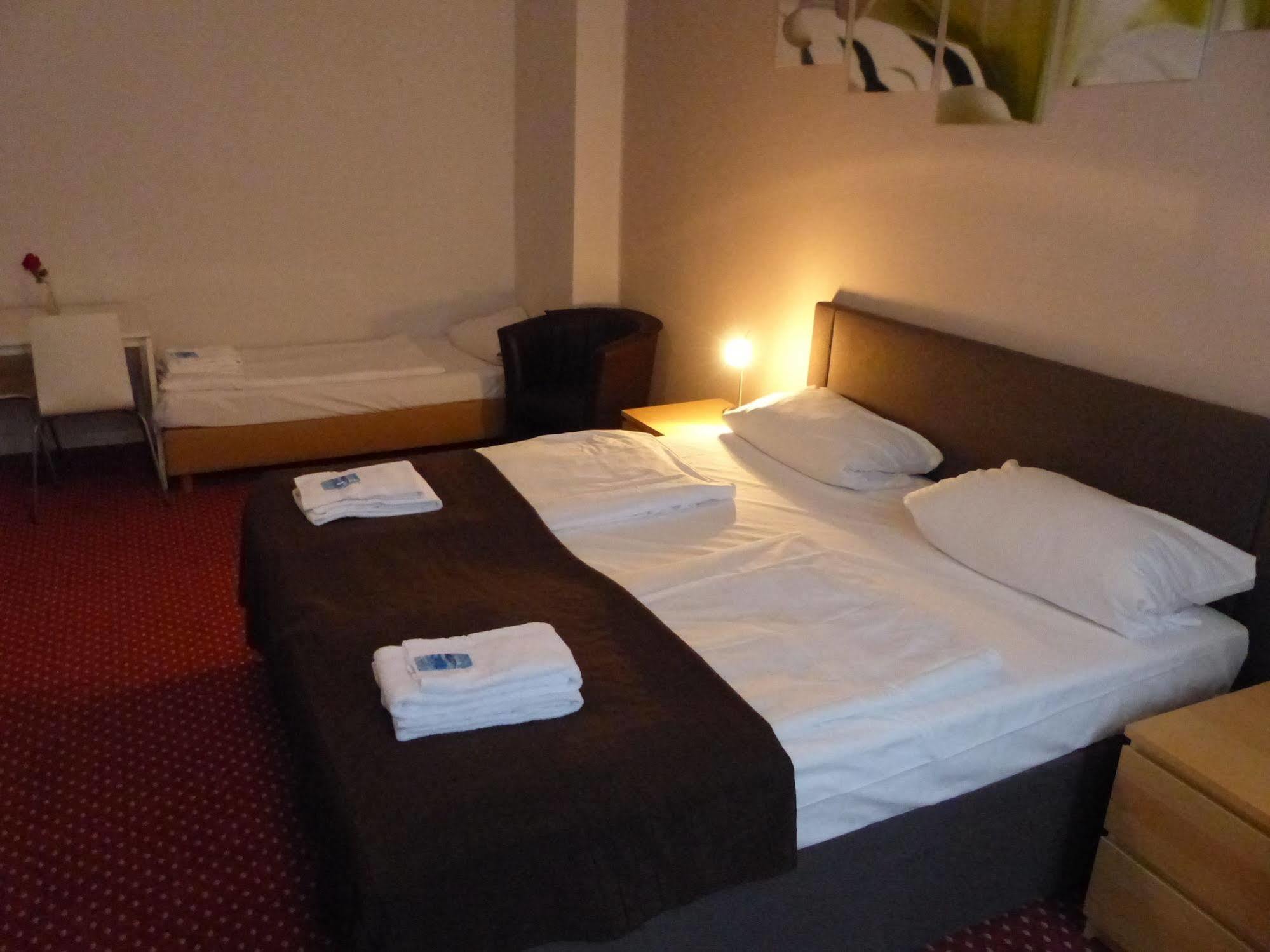 Hotel Elegia Am Kurfuerstendamm Берлин Екстериор снимка